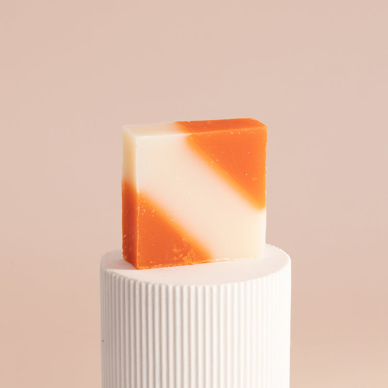 Savon Surgras Diagonale Rouge - Crème de Miel - Savonnerie Ciment